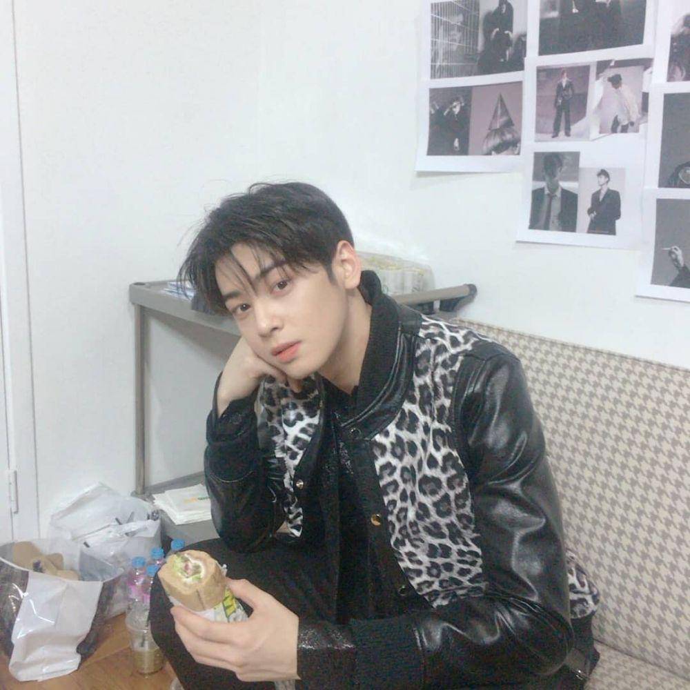 instagram.com/eunwo.o_c