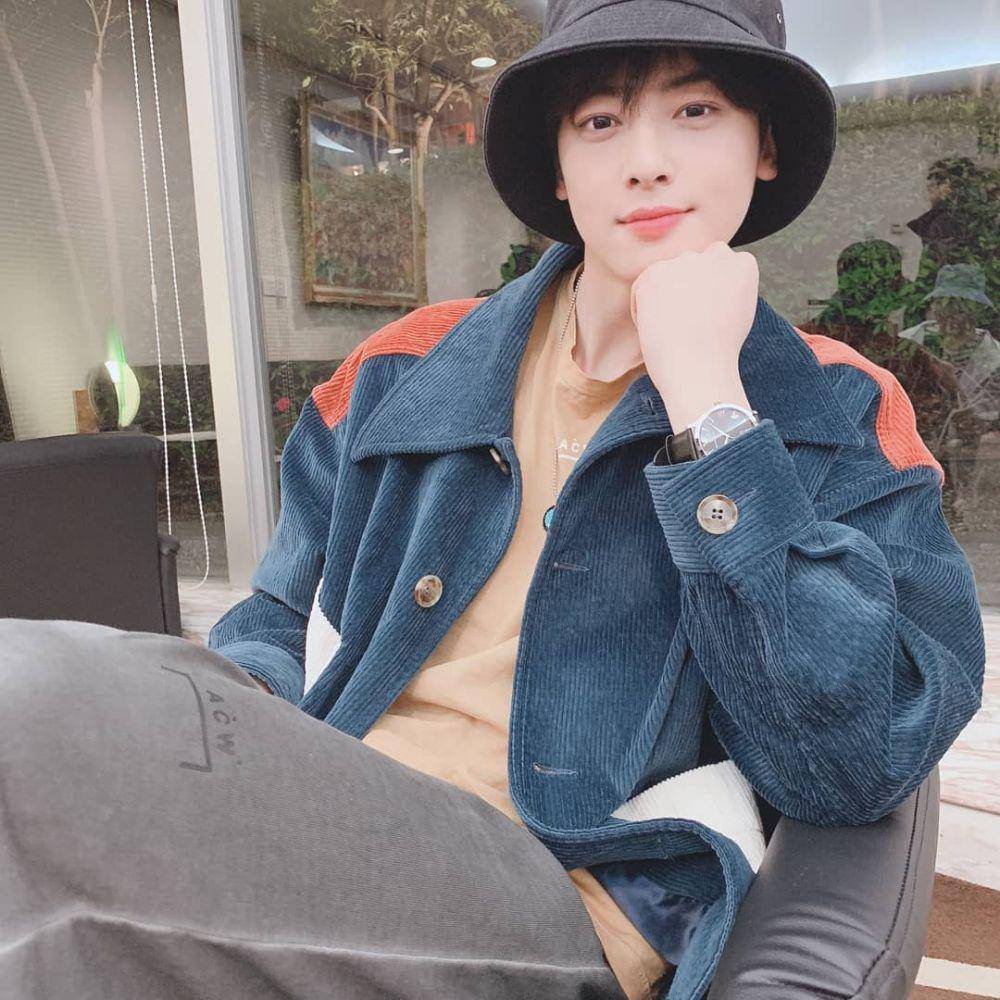 Cha Eun Woo (instagram.com/eunwo.o_c)