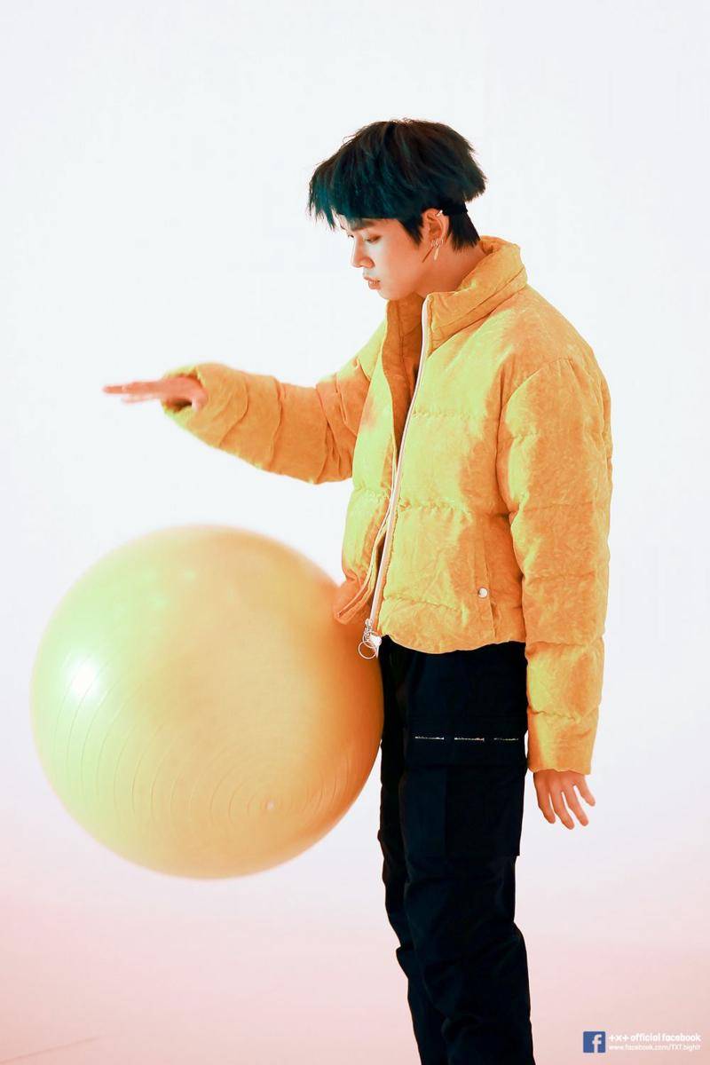 facebook.com/TXT.bighit