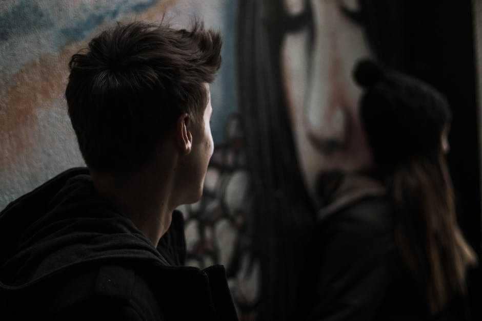 5 Tanda Dia Gak Akan Bawa Pengaruh Baik Padamu, Mending Langsung Putus