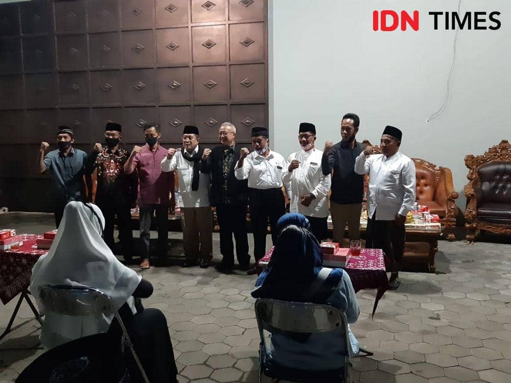 Ilustrasi kegiatan temu warga yang dihadiri pasangan NoTo. IDN Times/Daruwaskita