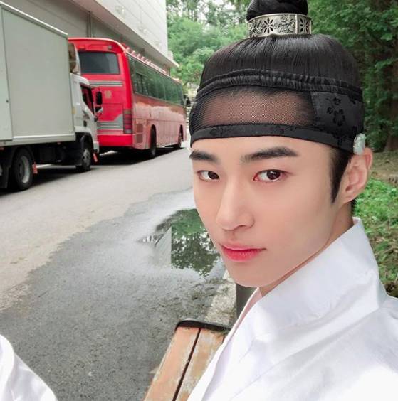 instagram.com/byeonwooseok