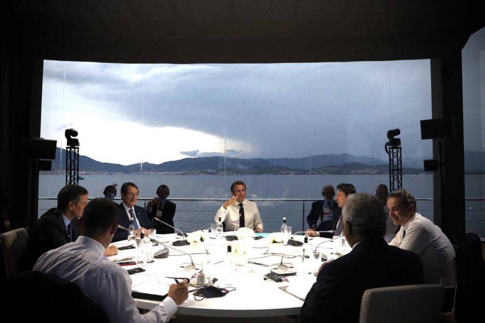 Emmanuel Macron sedang melakukan pertemuan bersama negara Mediterania Timur, termasuk Yunani membahasa keamanan UE (twitter.com/