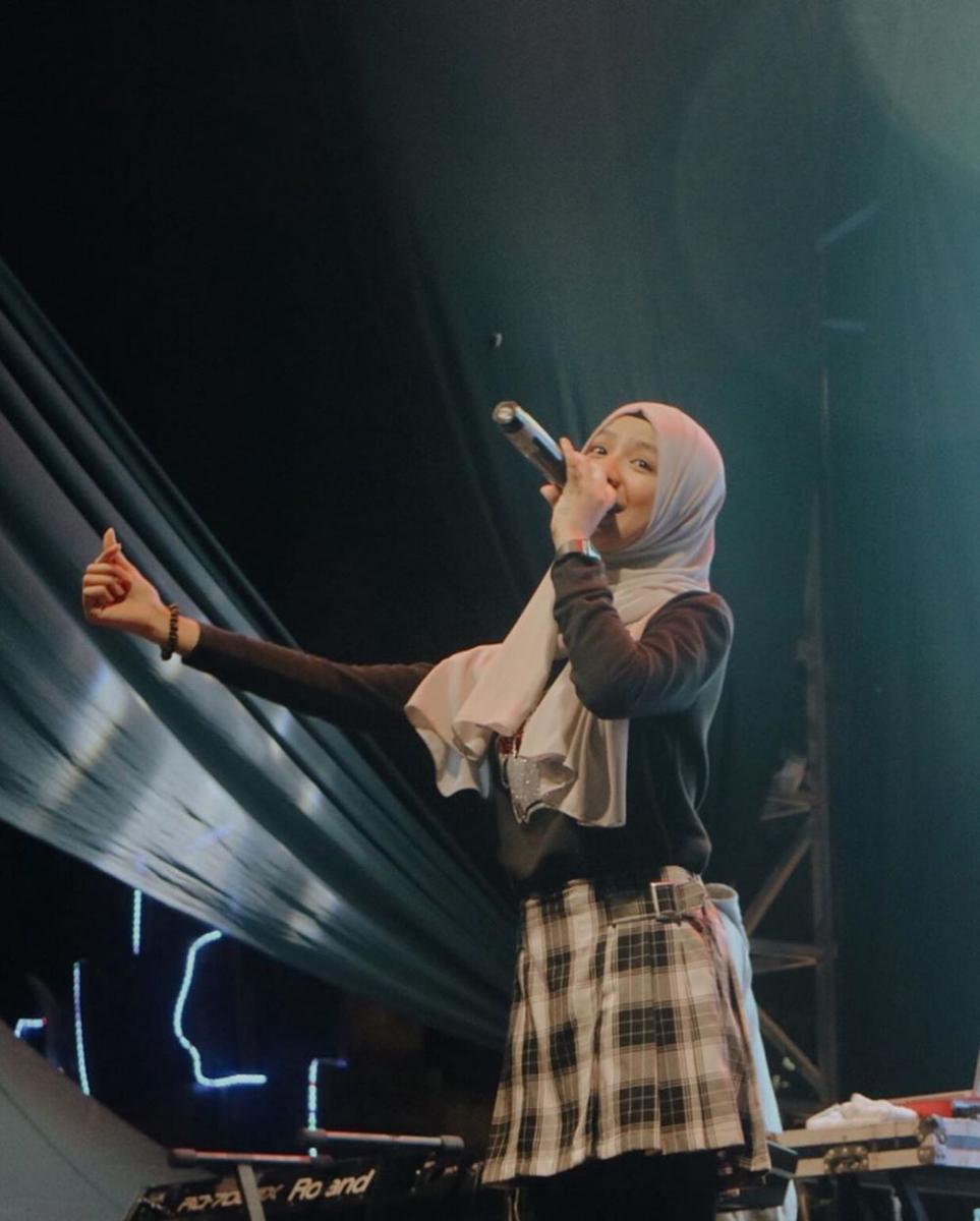 10 Potret Nashwa Zahira Saat Manggung, Pesonanya Bikin Meleleh