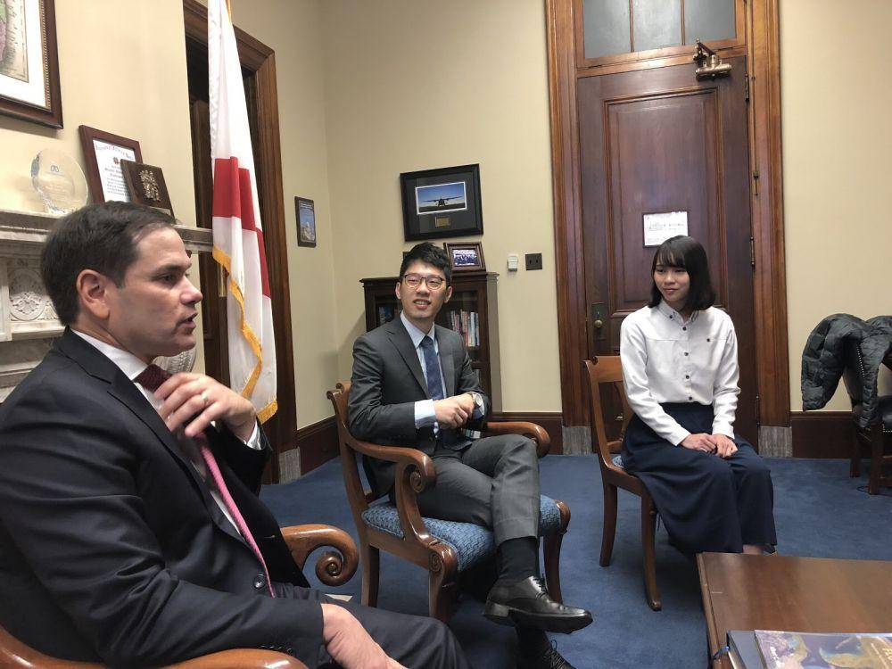 Senator AS dari kubu Republik, Marco Rubio, bersama delegasi dari Demonstran Hong Kong. twitter.com/marcorubio