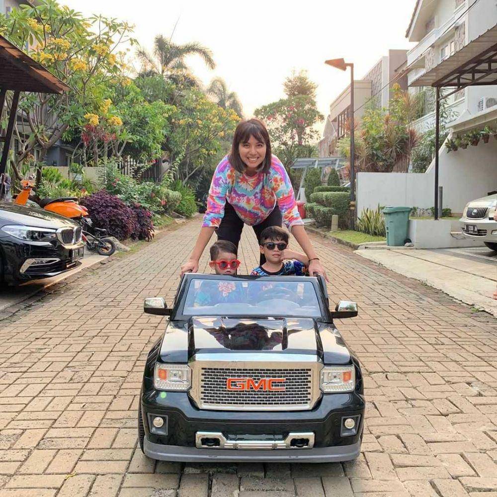 Instagram.com/tya_ariestya