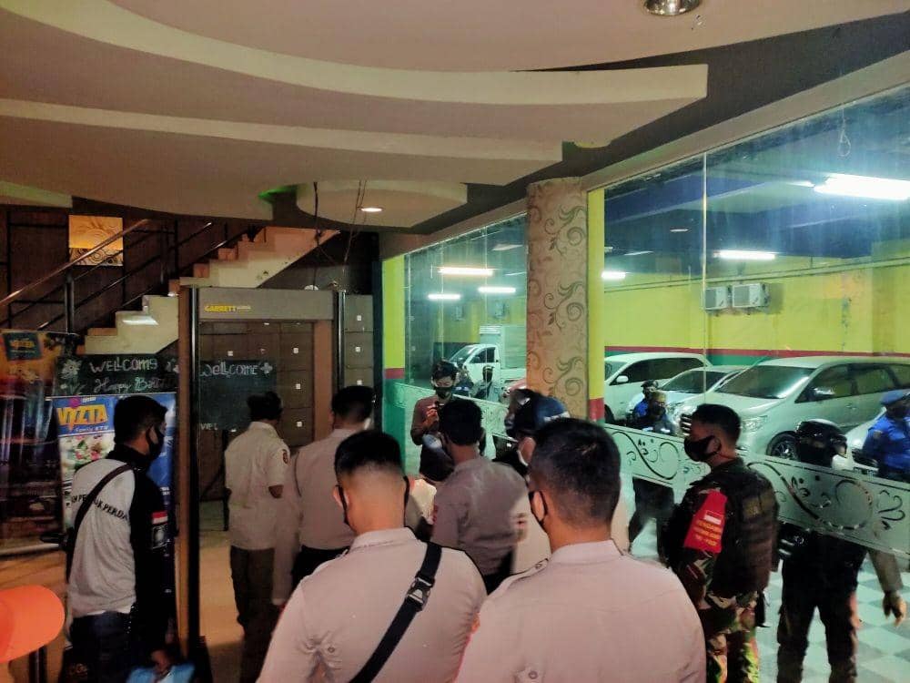 Razia protokol kesehatan di Kota Makassar, Senin (14/9/2020). Dok. Satpol PP Makassar