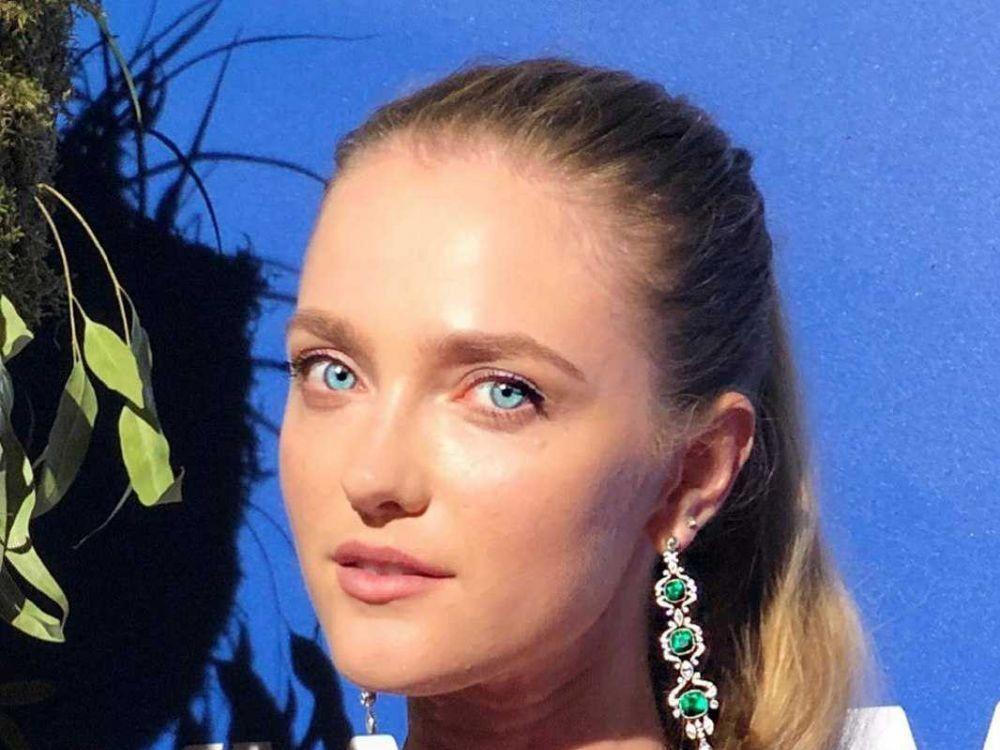 9 Potret Memesona Vlada Roslyakova, Top Model Rusia yang Bak Boneka