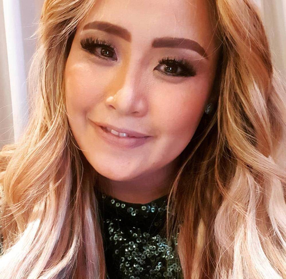 Pinkan Mambo (instagram.com/pinkan_mambo)