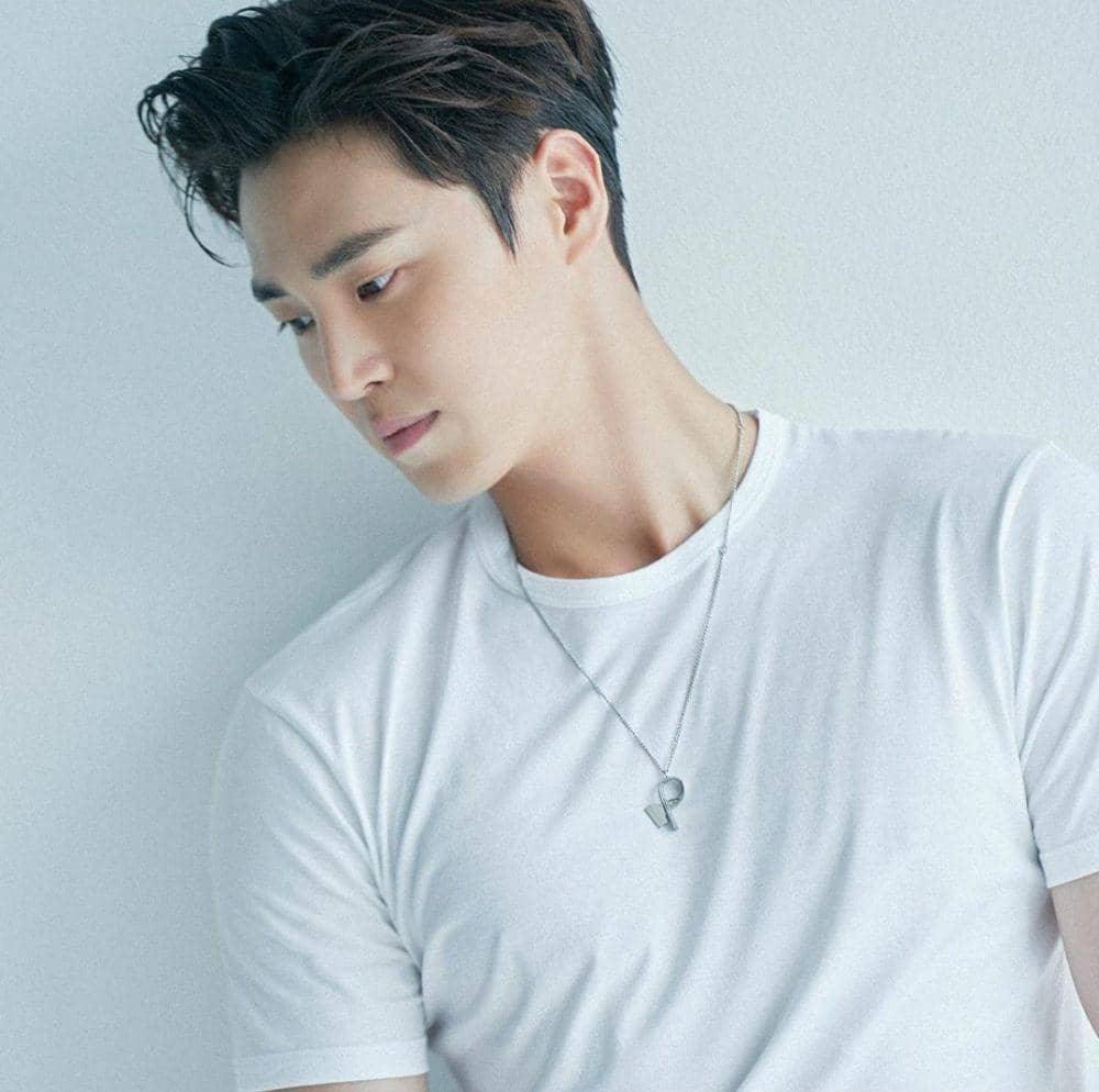 Instagram.com/leetaehwan0221