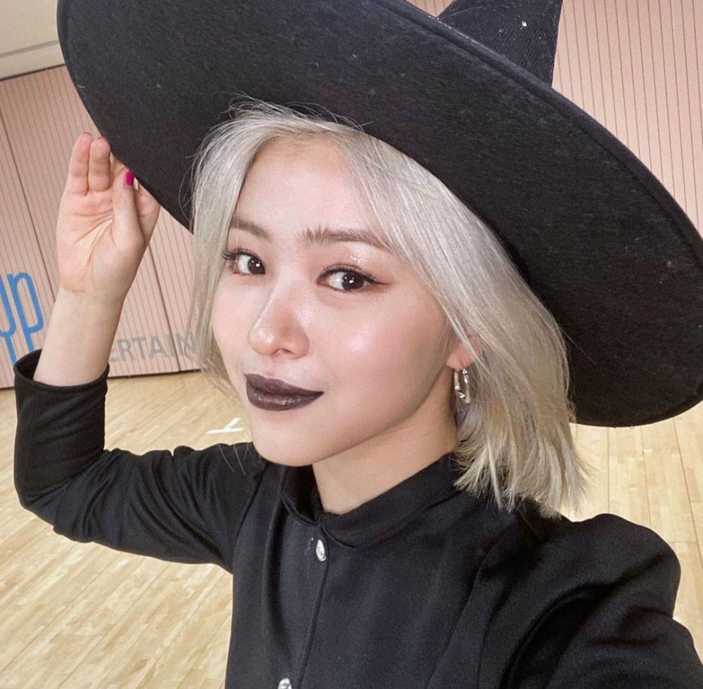 9 Potret Ryujin ITZY dengan Lipstik Hitam, Unik dan Curi Perhatian!