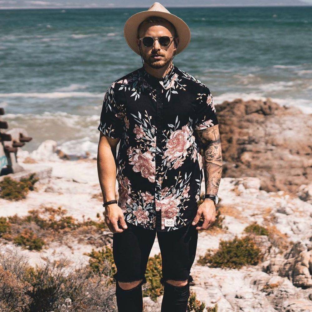 instagram.com/strange_paradise_clothing