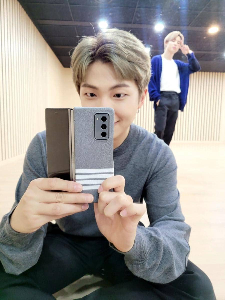 twitter.com/BTS_twt