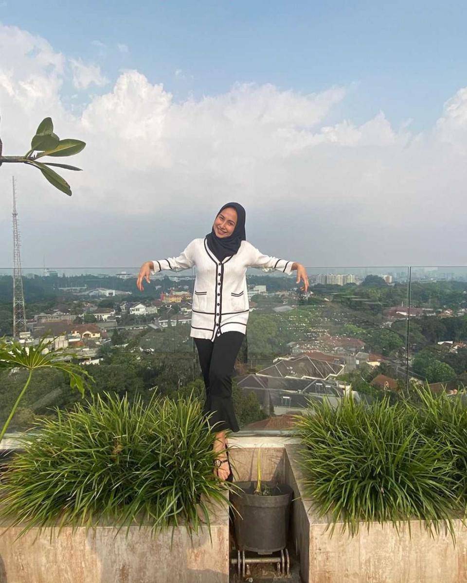 Instagram.com/deswitamaharani80