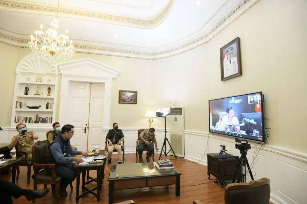 Rapat dengan Luhut, Ridwan Kamil Usul Manajemen Koordinasi 3 Provinsi