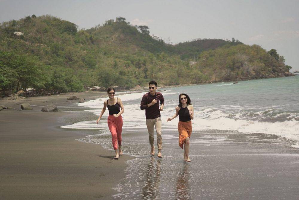 Instagram.com/rebeccatamara