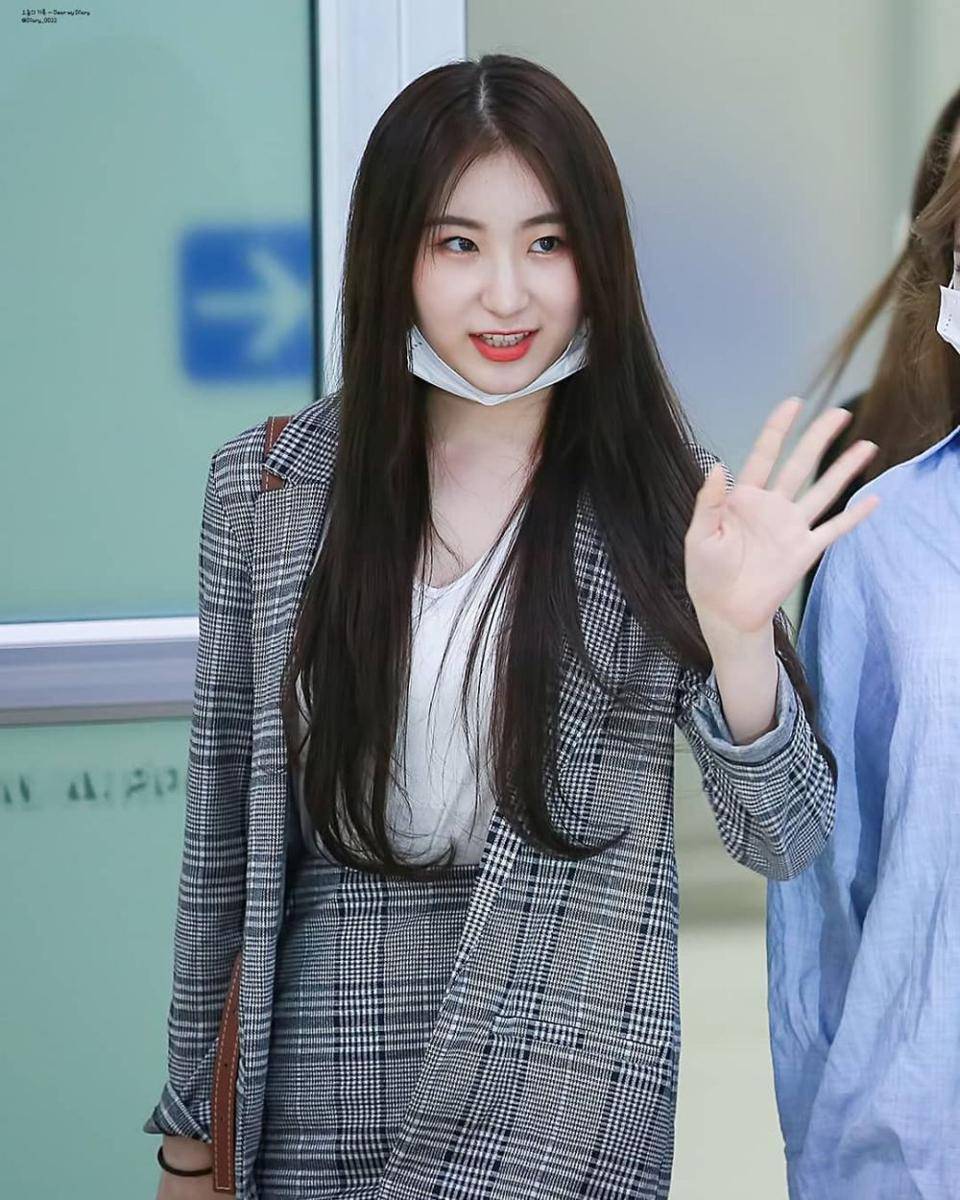 Instagram.com/izonechaeyeon