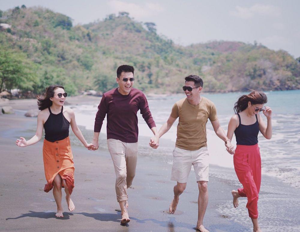 10 Potret Liburan Pemain Bawang Putih Berkulit Merah ke Pantai, Seru!