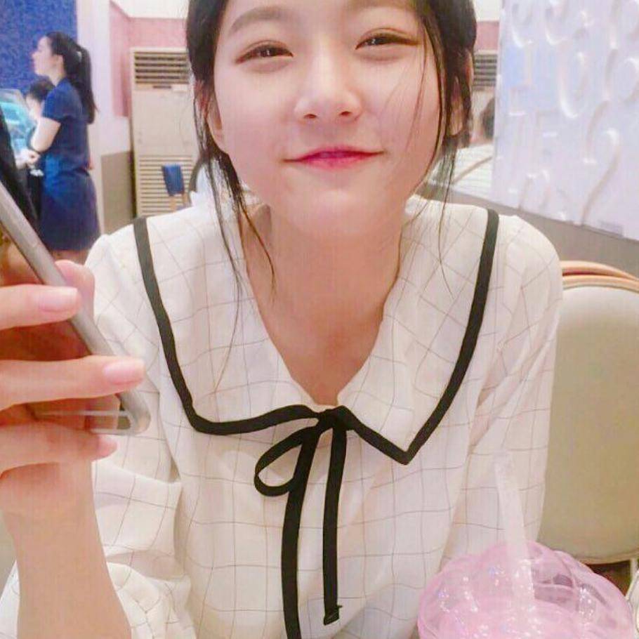 instagram.com/kim.sae.ron