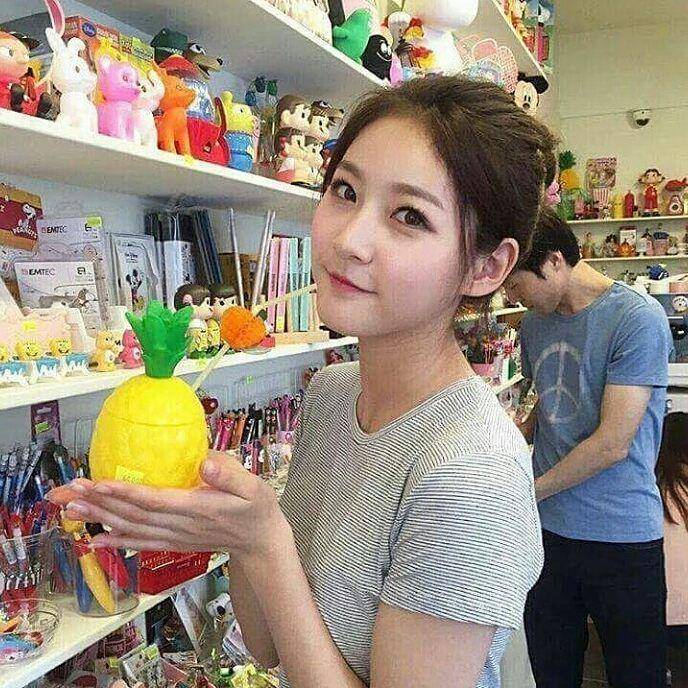 instagram.com/kim.sae.ron