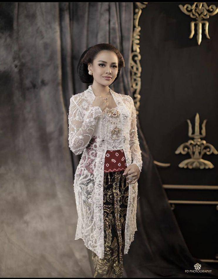 Instagram.com/Aurelie.hermansyah/