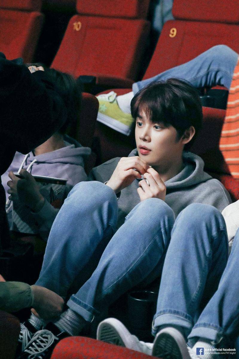 facebook.com/TXT.bighit