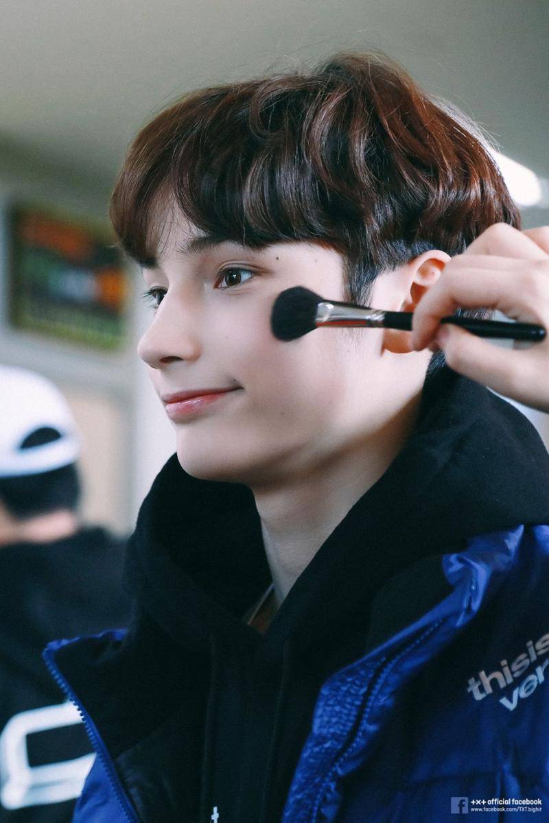 facebook.com/TXT.bighit