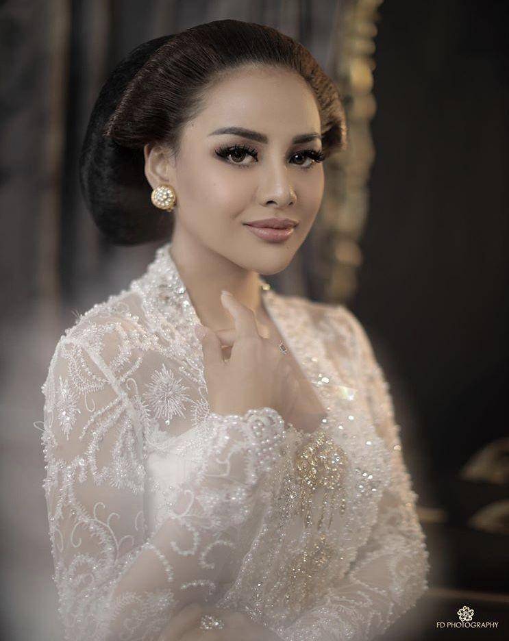 Instagram.com/Aurelie.hermansyah/