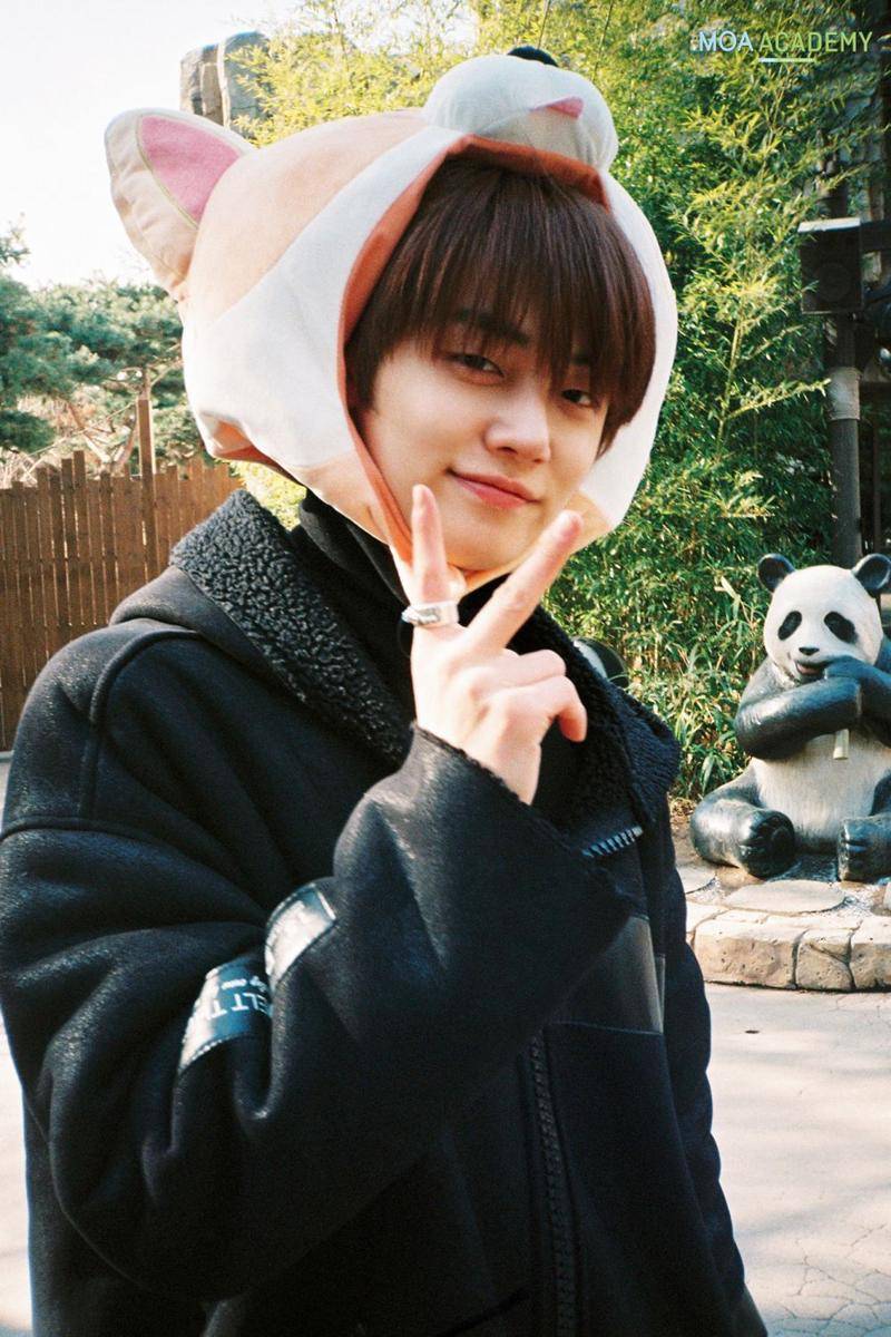 facebook.com/TXT.bighit