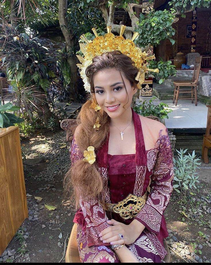 Instagram.com/Aurelie.hermansyah/