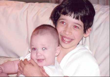 Retinoblastoma dipengaruhi oleh faktor genetik. (aapos.org)