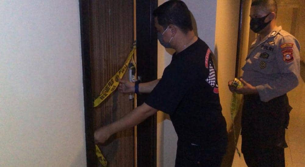 Ilustrasi. Aparat Polsek Panakkukang mengamankan lokasi kejadian kebakaran kamar hotel. IDN Times/Polsek Panakkukang