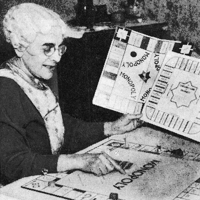 Elizabeth Magie membandingkan Monopoli dengan Landlord's Game. womenhistory.org