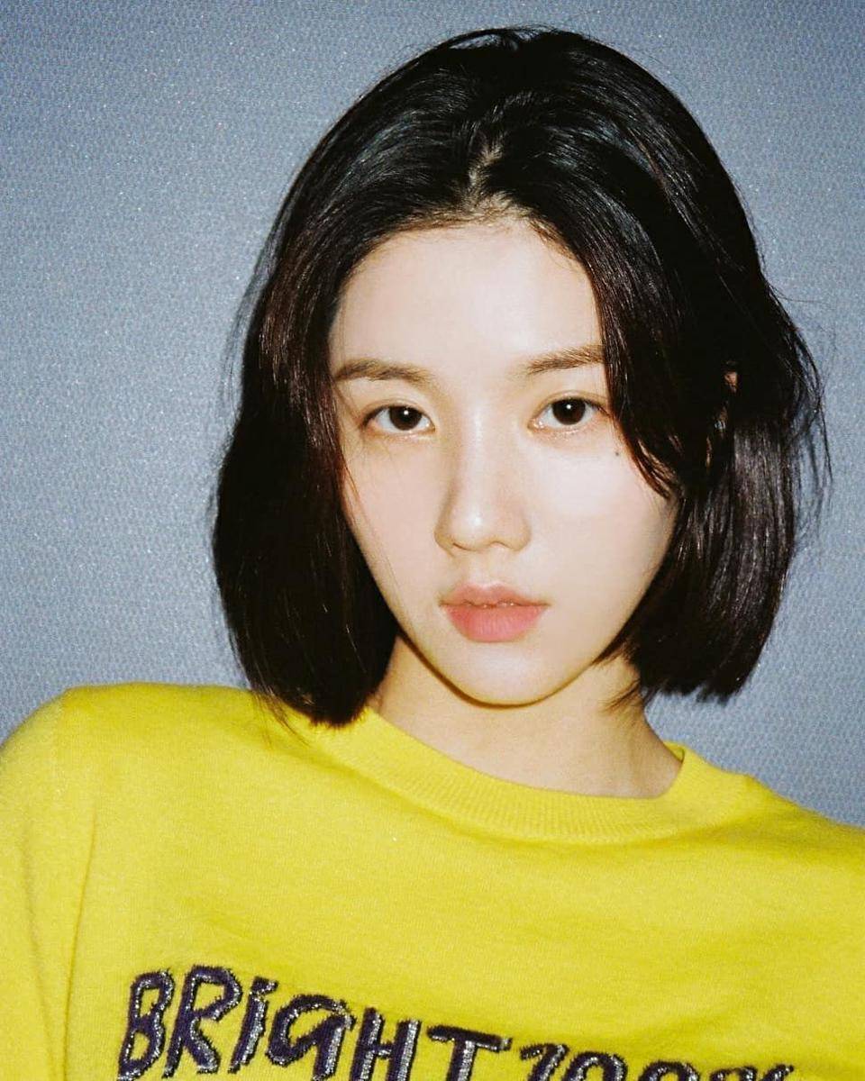 instagram.com/official_izone