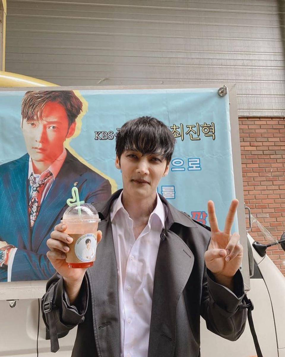 instagram.com/real_jinhyuk