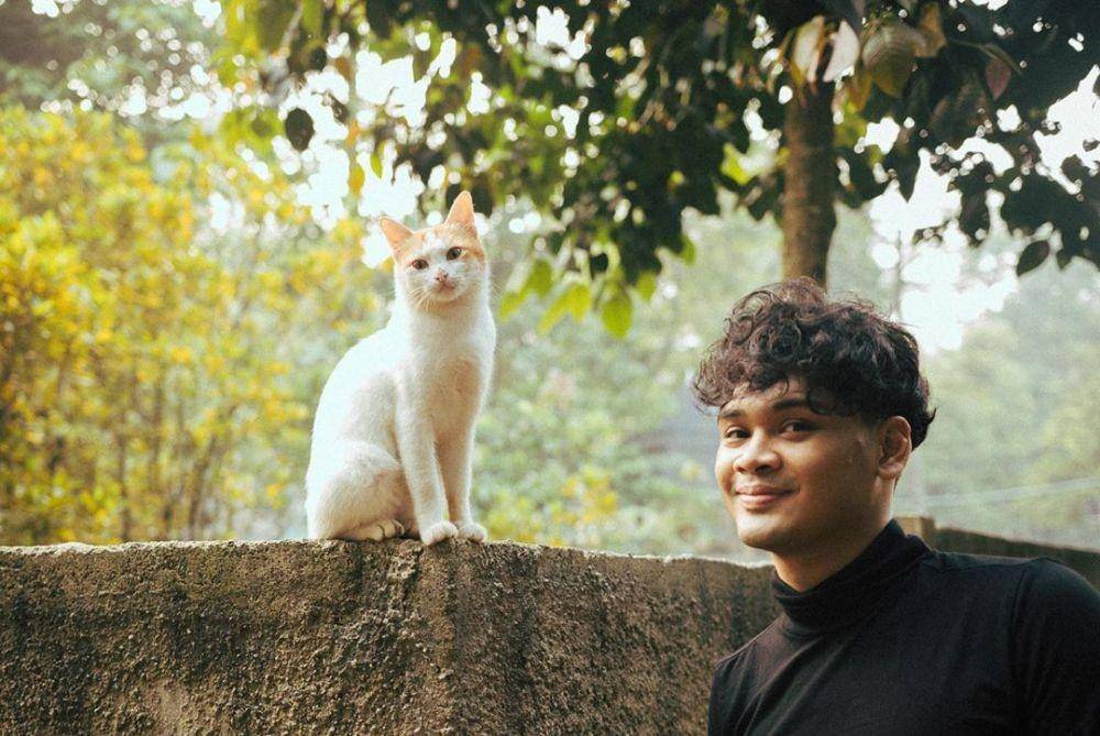instagram.com/mikha97