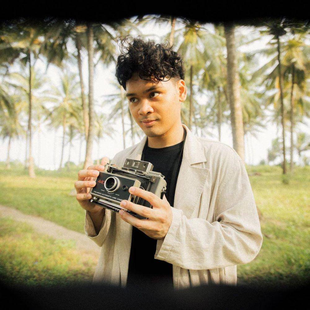 instagram.com/mikha97