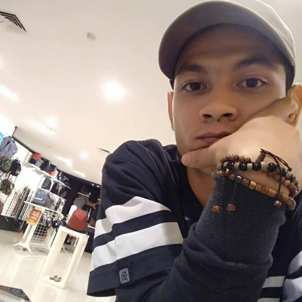 instagram.com/ezhrmlky