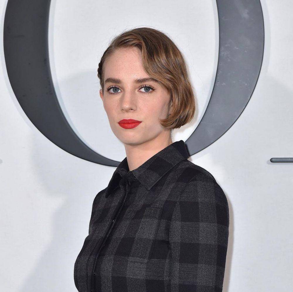 instagram.com/maya_hawke