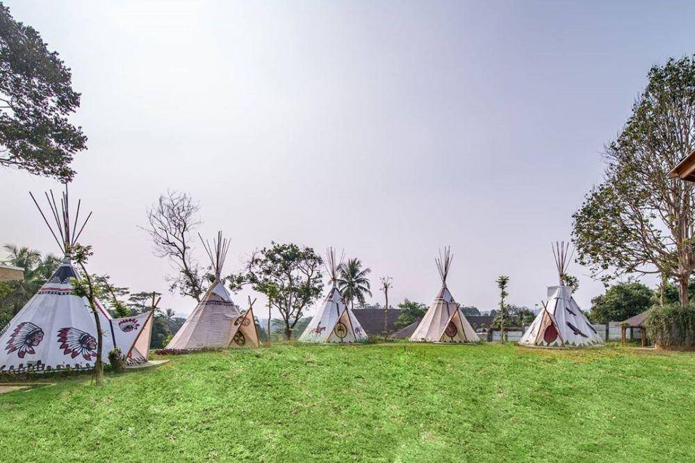 glamping (instagram.com/sparksforestadventure)