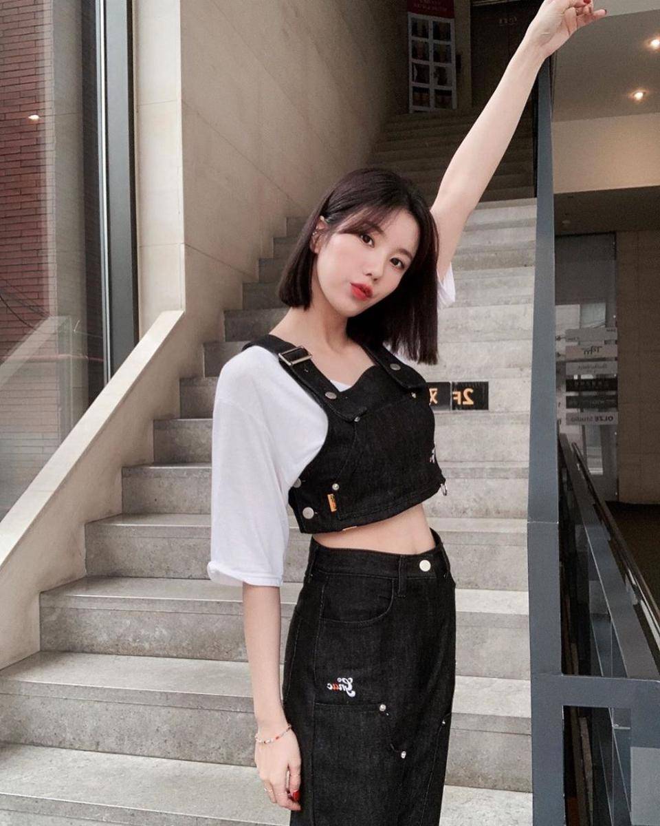 Instagram.com/official_izone