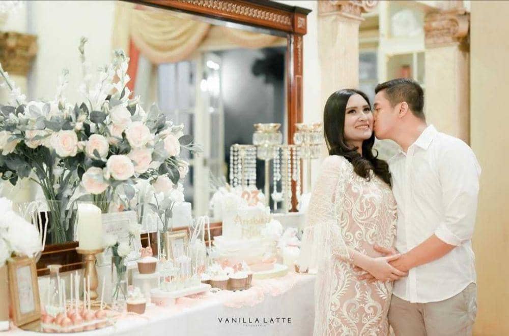 Vanilla latte photos via instagram.com/angbeenrishi