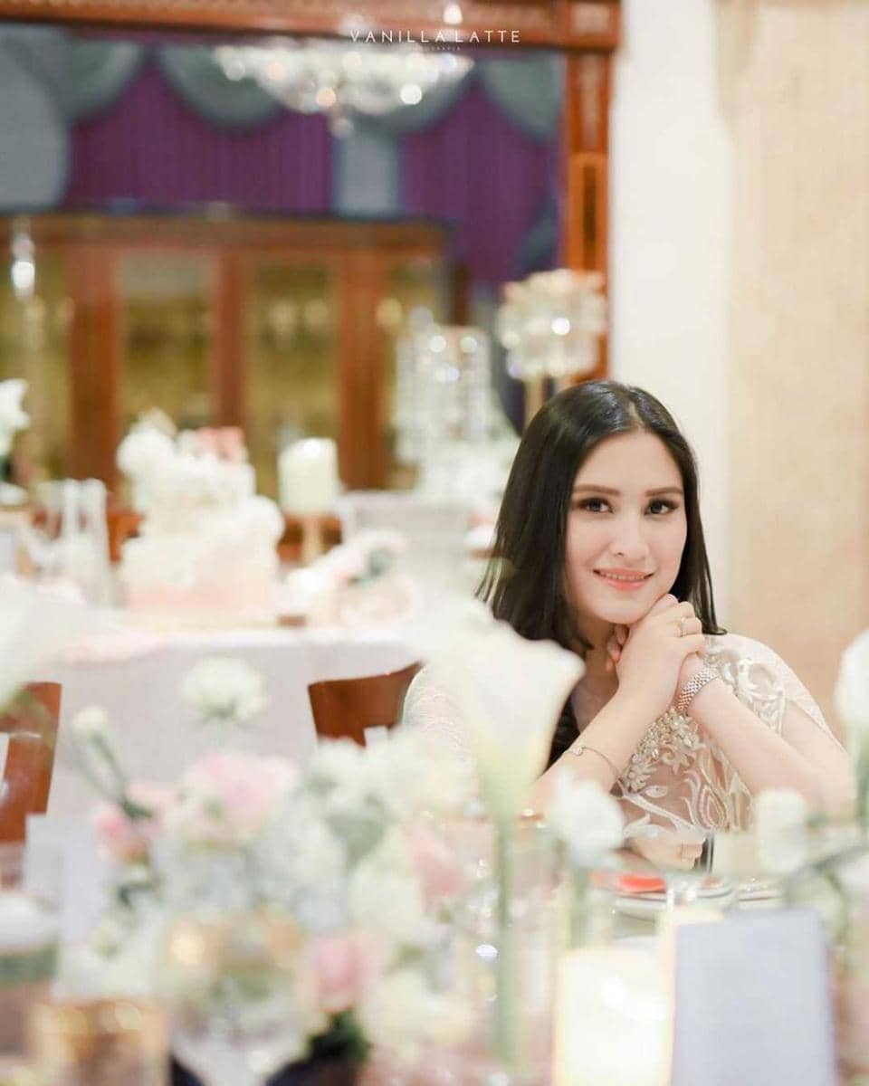 instagram.com/angbeenrishi