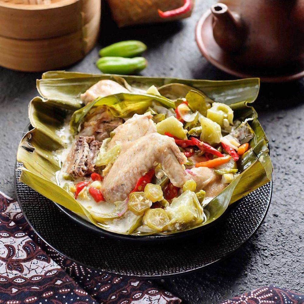 garang asem ayam (instagram.com/ratnamomoii)