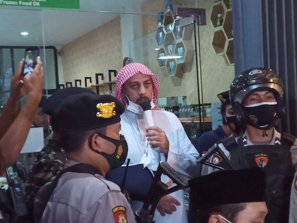 Syekh Ali Jaber saat memberikan sambutan di Masjid Khadijah, Kota Malang, Jawa Timur, baru-baru ini. Dok. IDN Times/bt