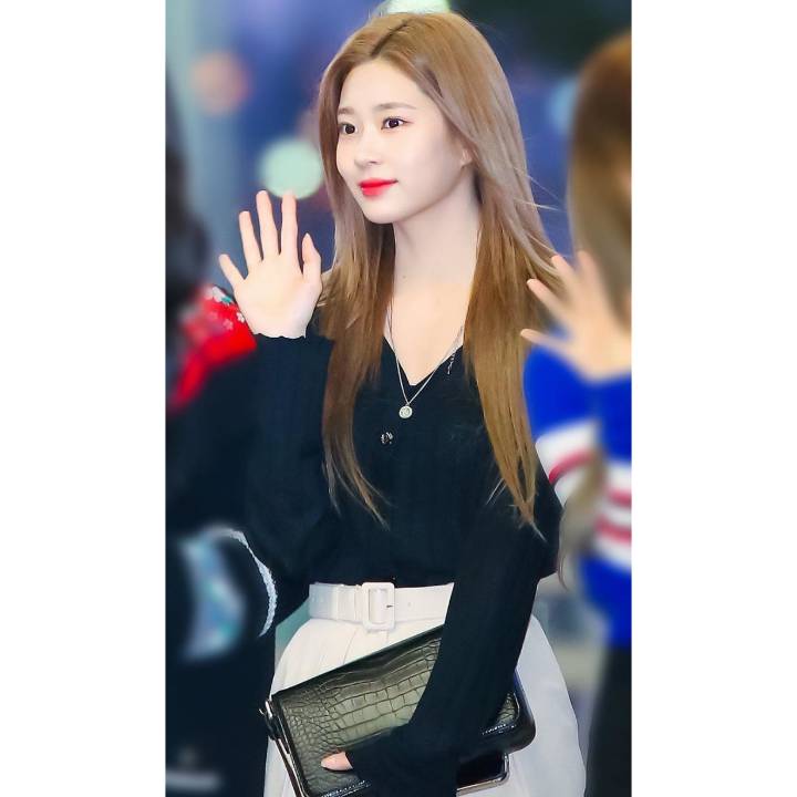 Instagram.com/minju_izone