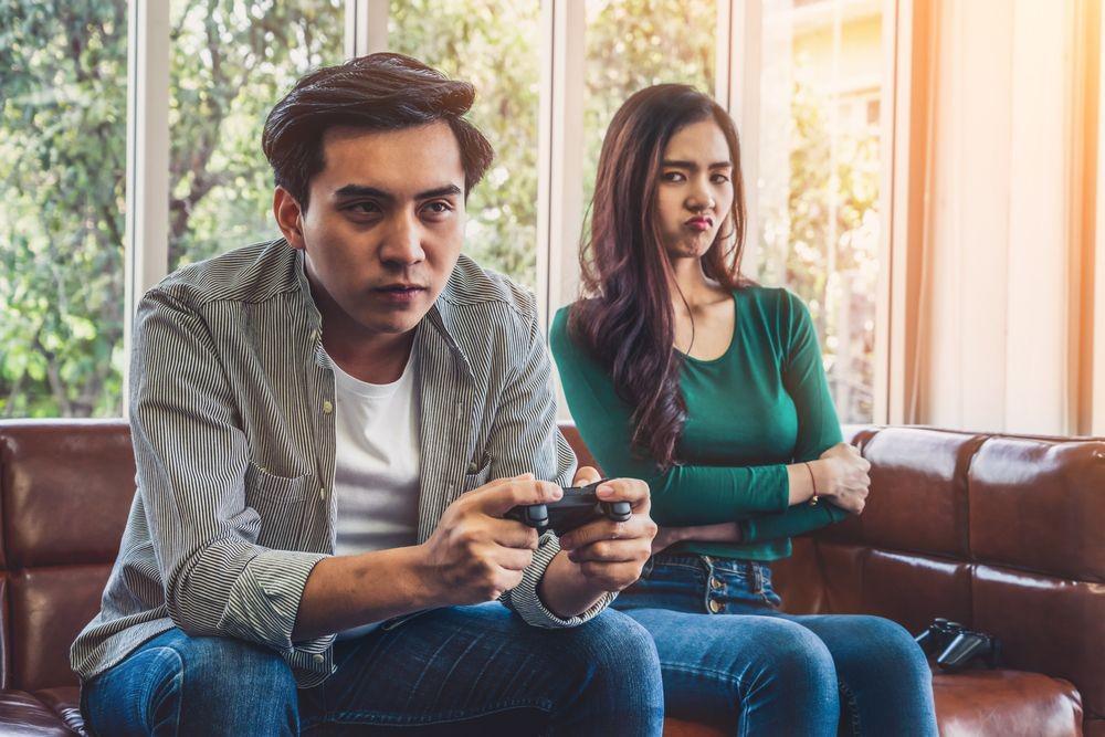 Jangan Suruh Pacar Berhenti Nge-game! Ini 5 Alasannya