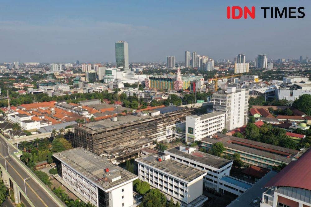 Foto aerial gedung Kejaksaan Agung RI setelah api berhasil dipadamkan (IDN Times/Reza Iqbal)