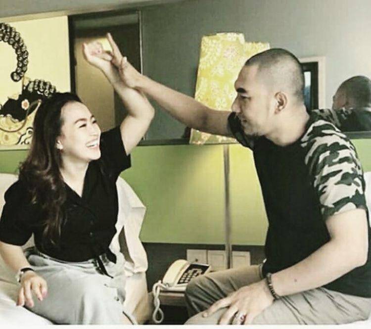 Instagram.com/nina_mpokalpa/
