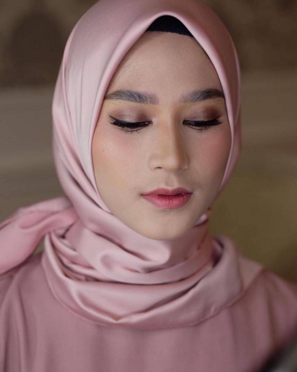instagram.com/soniaprastika
